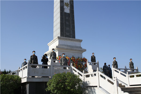 社旗县法院组织干警参加烈士纪念日公祭活动