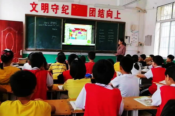 邓州市十林镇中心校引领新教师上岗如火如荼