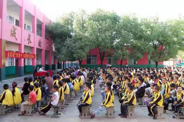 邓州市夏集镇举行“双提升·法治进校园 ”活动