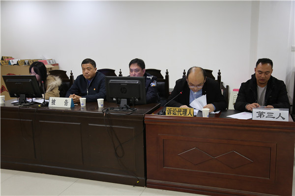镇平县法院：行政机关负责人出庭应诉 助推依法行政