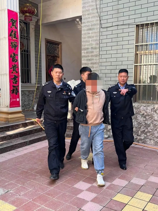 武陟一男子交通肇事逃逸后折返两次查看，第二天落入法网！