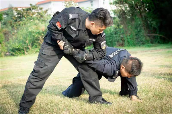 南阳法院：强化法警体技能训练 提升警务保障能力