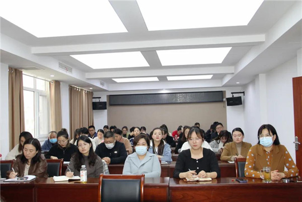 南阳卧龙区法院诉讼服务中心组织开展司法礼仪培训活动