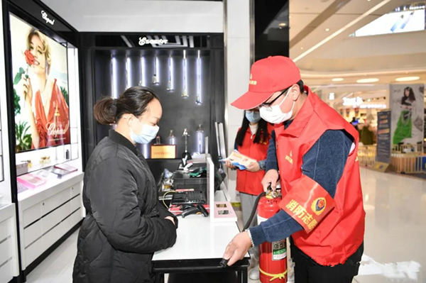 南阳市720名“红马甲”志愿者 助力“119”消防宣传