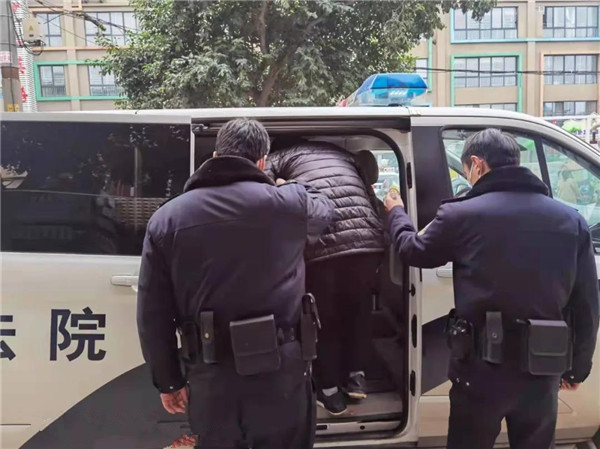 凌晨出击！拘传10名“老赖”！南阳卧龙区法院开展涉金融专项执行行动