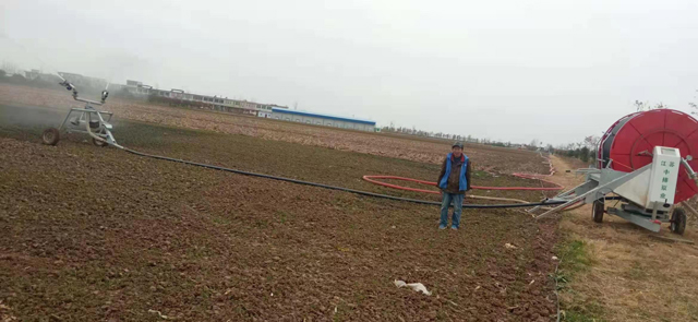 邓州市汲滩镇：浇地二万五千亩 助农保增收