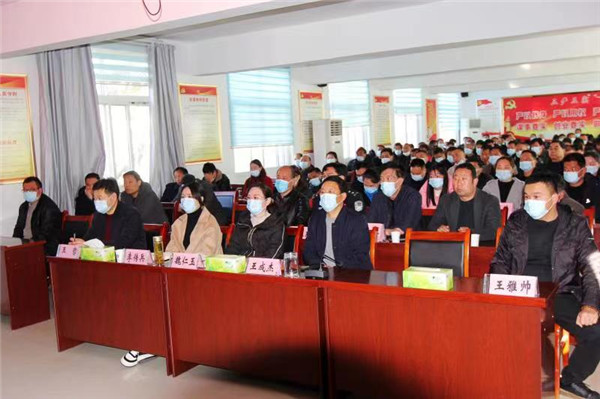 方城县法院：宪法进机关 携手促发展