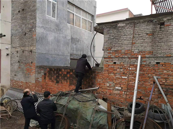 桐柏县法院开展“12.10”冬季利剑执行行动