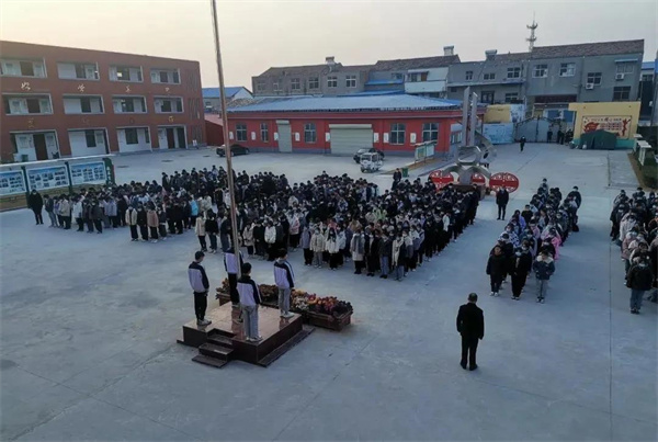 睢阳区教体局：全区中小学校举行纪念南京大屠杀死难者国家公祭日活动