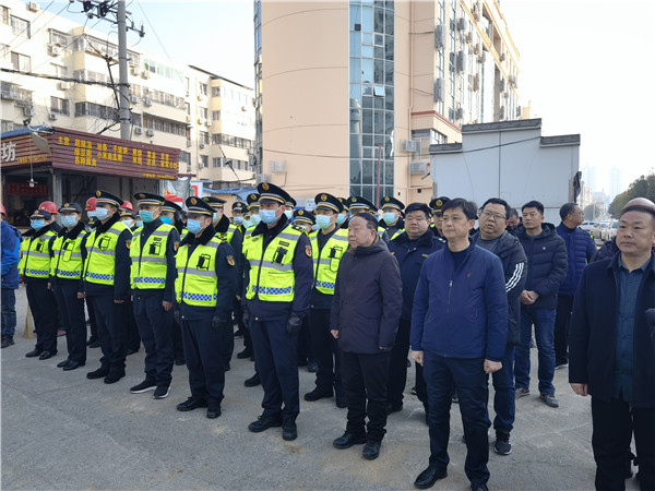 依法拆除 还路于民——宛城区汉冶街道依法拆除范蠡路鸭电小区对面约500平米违法建筑