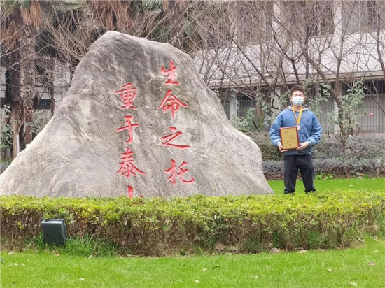 湖北一大四学生研究生备考期间为5岁男孩造捐献血干细胞