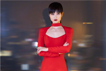 李宇春一身红裙修身剪裁凸显高挑身段 将参加2022年东方卫视春晚