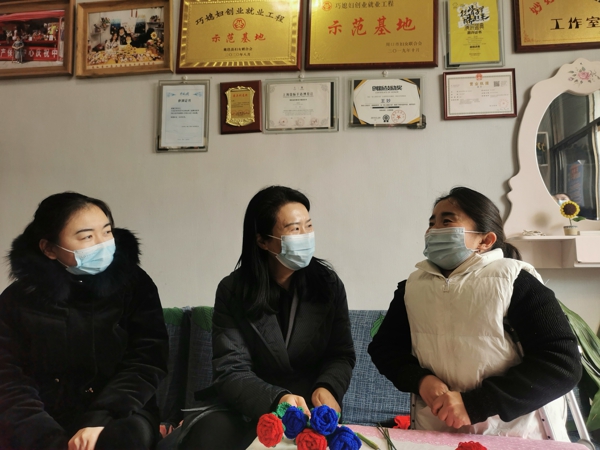 河南周口一“巧媳妇”创就业工程产品牵手北京冬奥会