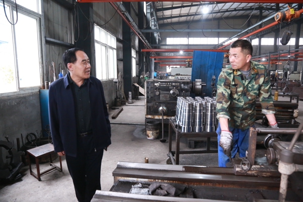 镇平县法院：院长“上门问需” 护航企业发展