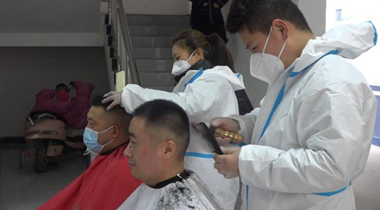 太康县：一名理发师的抗疫情结