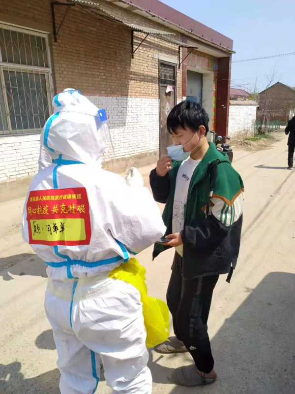 闫单单：三次建议创造核酸检测最佳速度 其好做法被单位推广