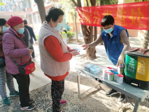 河南森贝特在郑州林山寨街道开展生活垃圾分类宣传活动