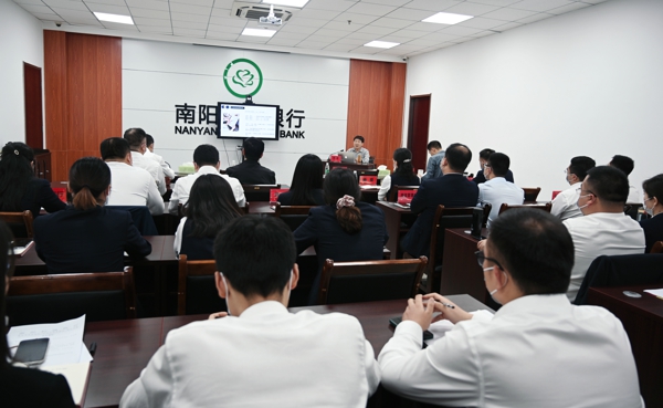 南阳市高新区法院开展“送法进企业”活动