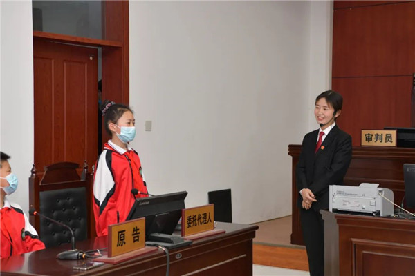 唐河县法院邀请小学生“零距离”感受司法阳光