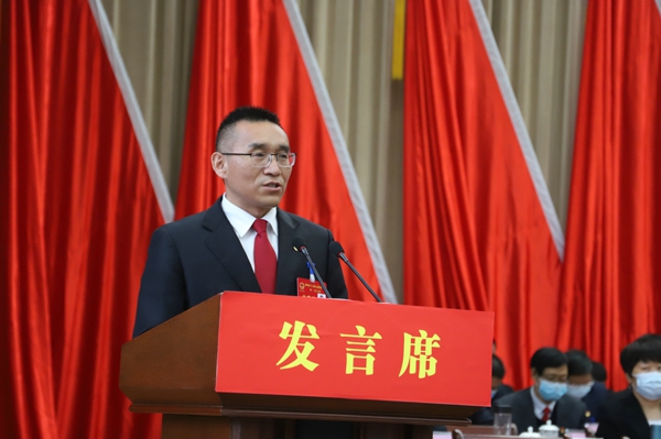 陈永江同志全票当选邓州市人民法院院长