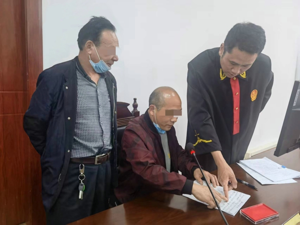 邓州市法院：亲戚之间起纠纷  法官倾力助修复