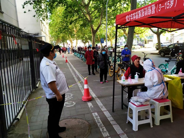 郑州市全员核酸检测，文化路办事处巡防队助力抗疫一线