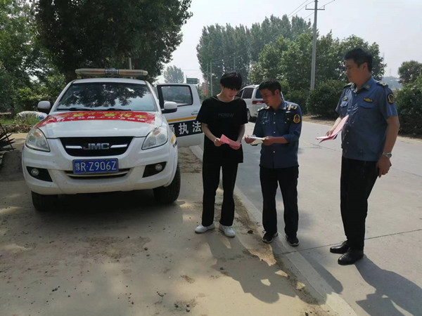 邓州市交通运输局执法所 扎实开展路政宣传月活动