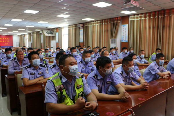 邓州交警大队举办第一期送教下基层业务培训