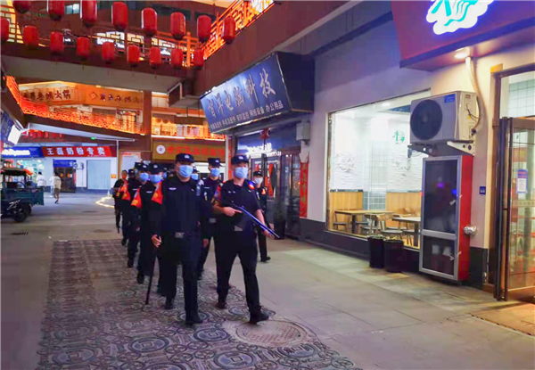 邓州警方启动“夏夜之盾”专项行动暨社会面巡逻防控工作
