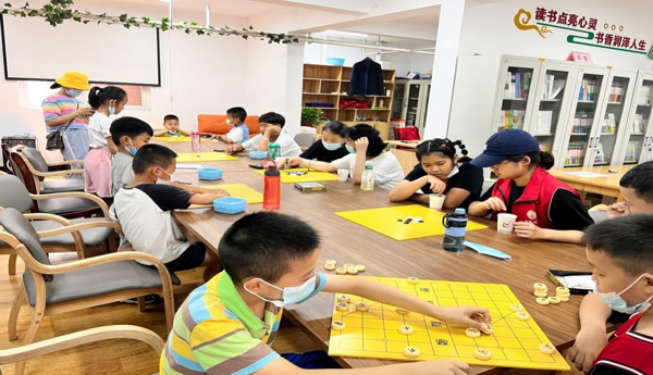 郑州高新区石佛办事处通和社区开展“快乐下棋，多彩人生”活动