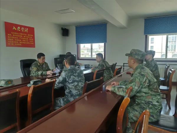 河南省焦作军分区领导到民兵装备仓库检查工作