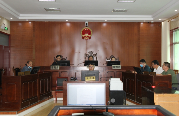 方城县法院邀请行政机关工作人员走进法院旁听庭审