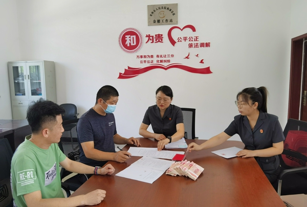 邓州市法院：“金穗工作站”服务三农再显神威