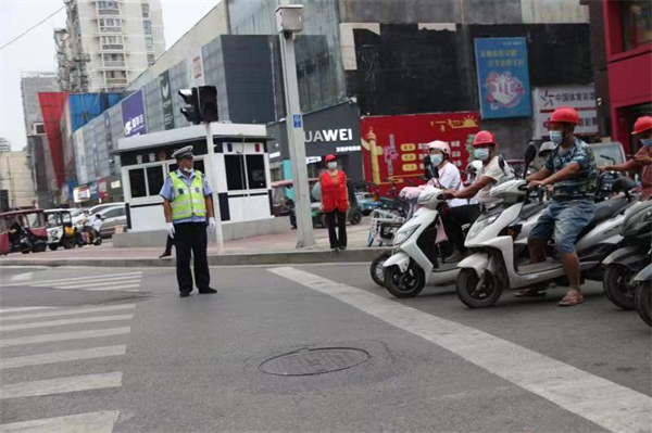 商丘市公安局交警支队扎实做好道路交通秩序管理工作 助力全国“文明城市创建”