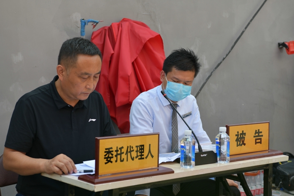 唐河县法院巡回审理一起产品责任纠纷案