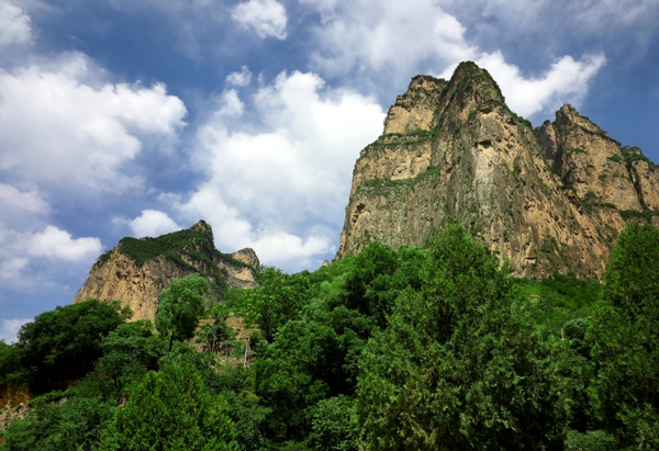 河南林州：国家地质公园大峡谷美丽风景醉游人