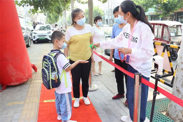 童心逐梦 扬帆启航——商丘市第二实验小学教育集团市府校区一年级迎新活动