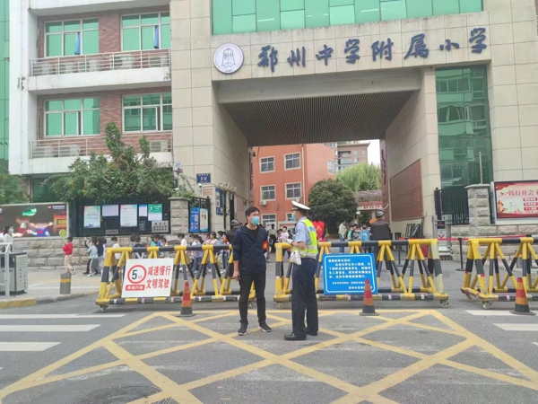 百日行动 | “警”然有序，郑州交警十一支队开启“护学模式”