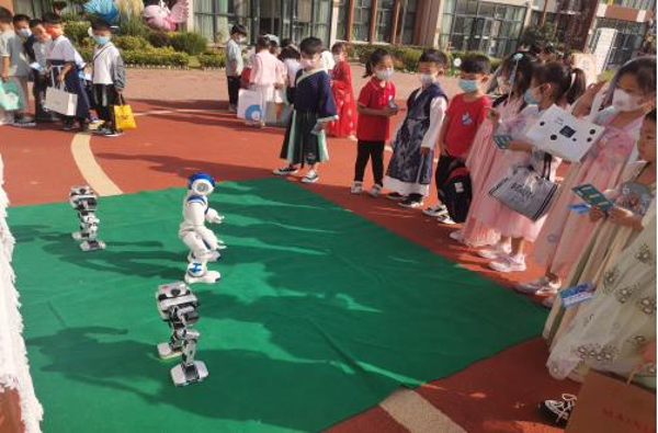 郑州畅梦智能科技有限公司开展“机器人科技教育进校园”主题活动