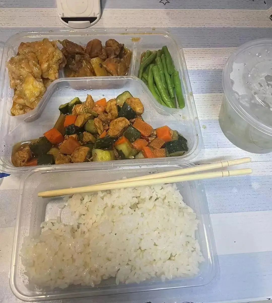 @爸爸妈妈:你们放宽心——我们在学校挺好的……