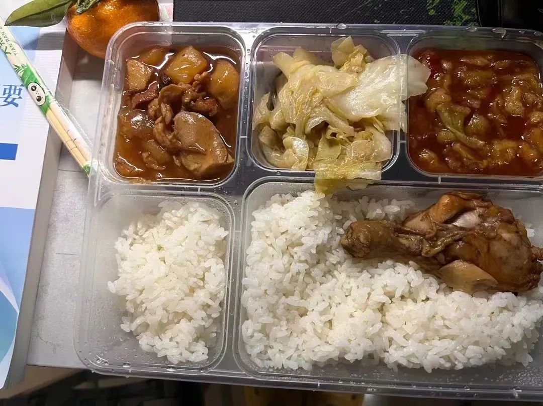 @爸爸妈妈:你们放宽心——我们在学校挺好的……