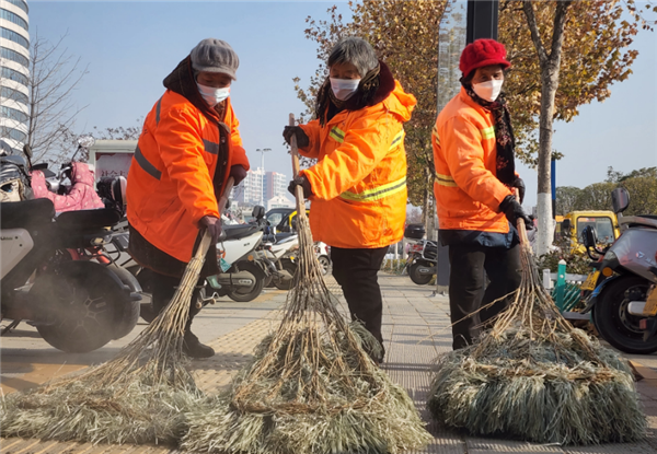 南阳市宛城区：人机联合深度清洗 冬季城市更靓丽