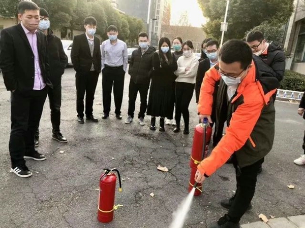 人人争做消防员 齐心筑牢防火墙 平安产险河南分公司开展春节消防安全专项演练