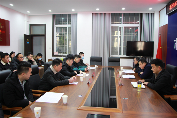 邓州市市场监管局：优化行政服务 促进行业规范