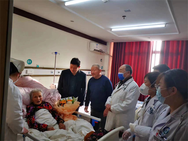 114岁老人夸赞淮海医院医术好——虞城淮海医院成功救治114岁老人