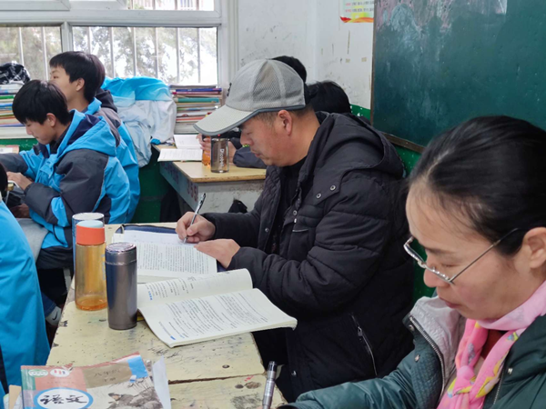 邓州市城区八初中：优化营商环境 助好人民满意教育