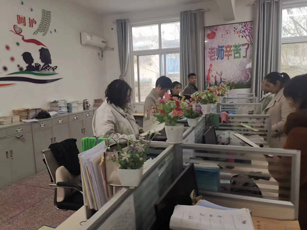 邓州市解放商城学校：聚焦教师队伍建设 营造营商好环境