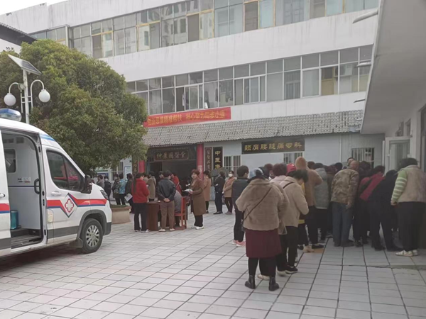  邓州市张村镇卫生院开展免费“两癌”筛查活动