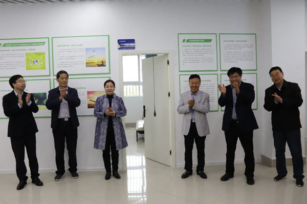 邓州市教体局邀请教育专家作专题报告