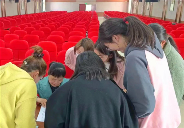 新野县人民医院专家团队深入学校进行健康宣讲